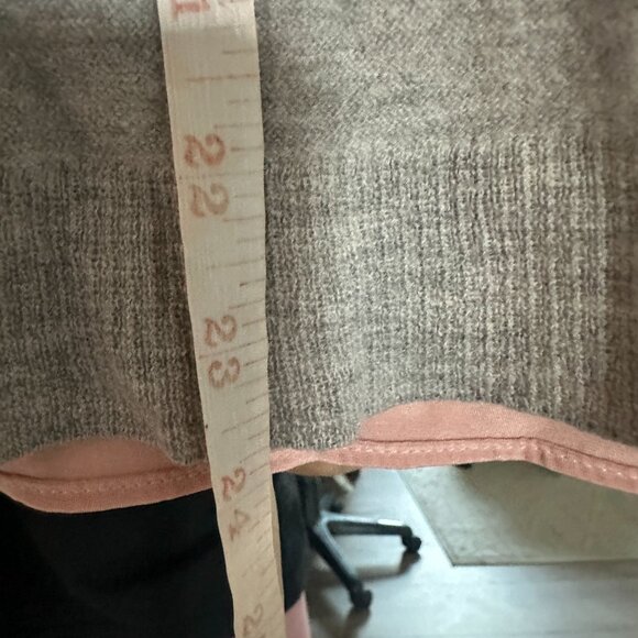 St. John Knit Wool Silk Beaded V-Neck Blush Gray Layered Sweater‎ Semi Sheer S - Picture 8 of 8